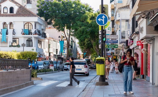 traffic lights to change.