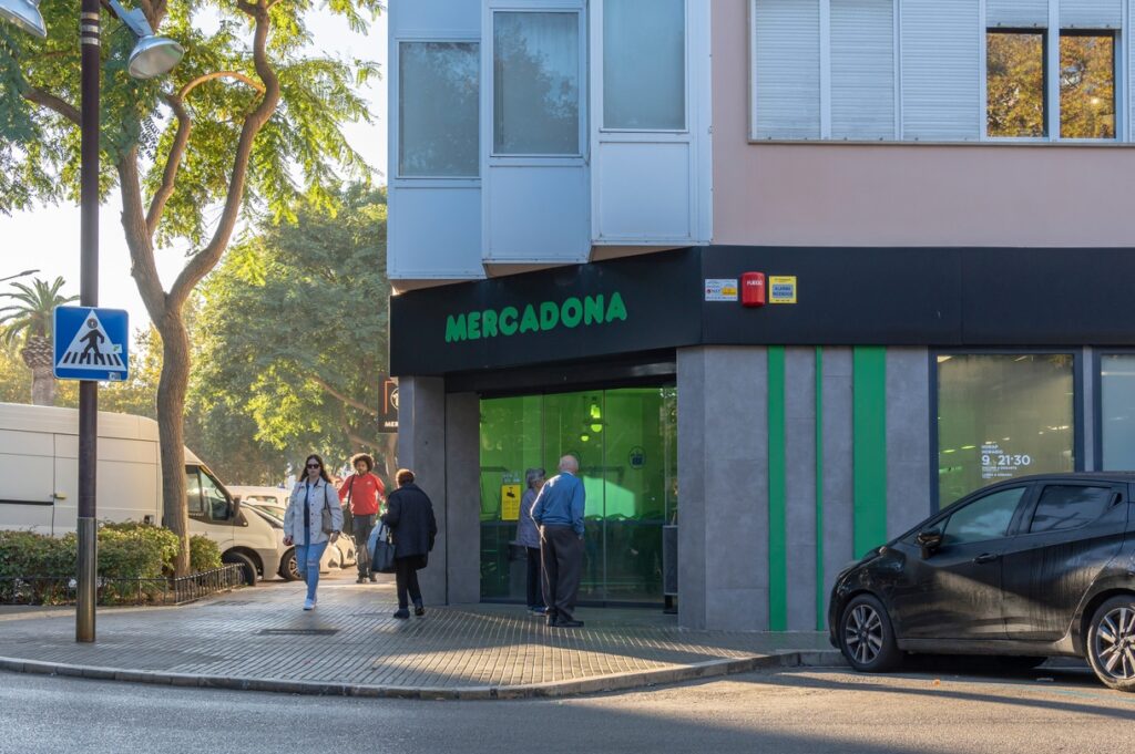 Bank holiday shopping: Why Spanish stores have different opening rules
