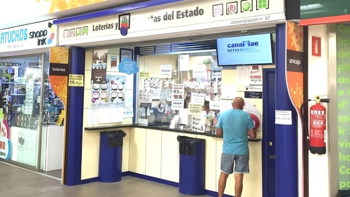 Lottery shop in Carrefour Alameda.