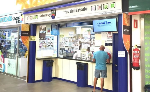 Lottery shop in Carrefour Alameda.