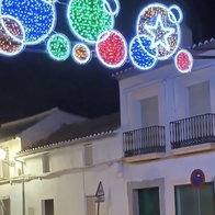 Cartaojal: Winner at first to put up Christmas decorations.