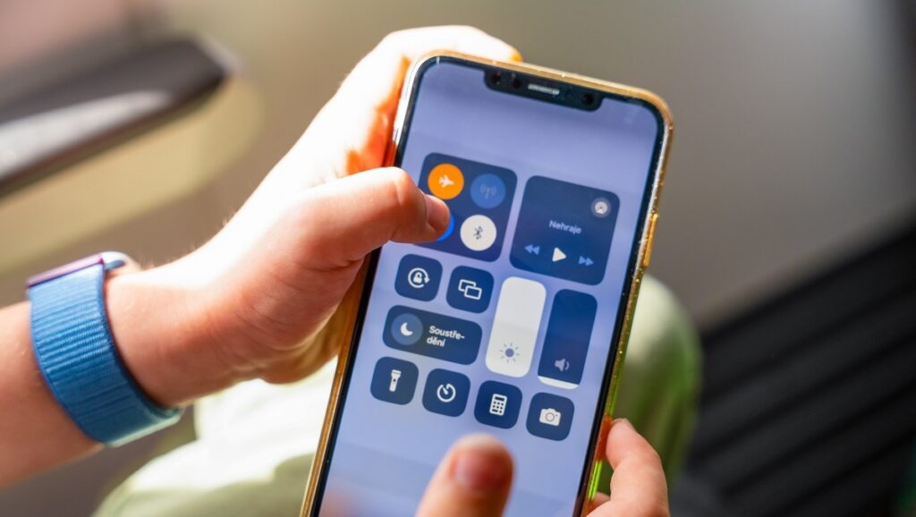 Binge, game and browse at 35,000ft: easyJet is bringing Starlink Wi-Fi to its planes from 2027